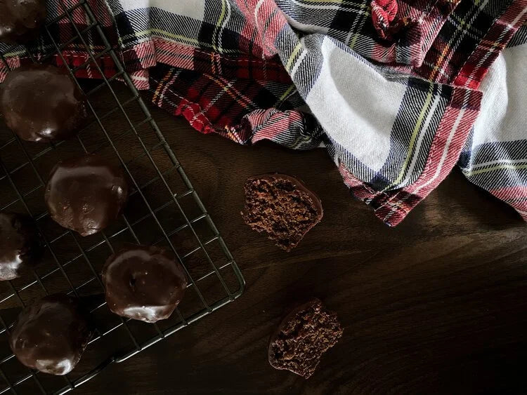 Glaçage au chocolat noir (trop) facile